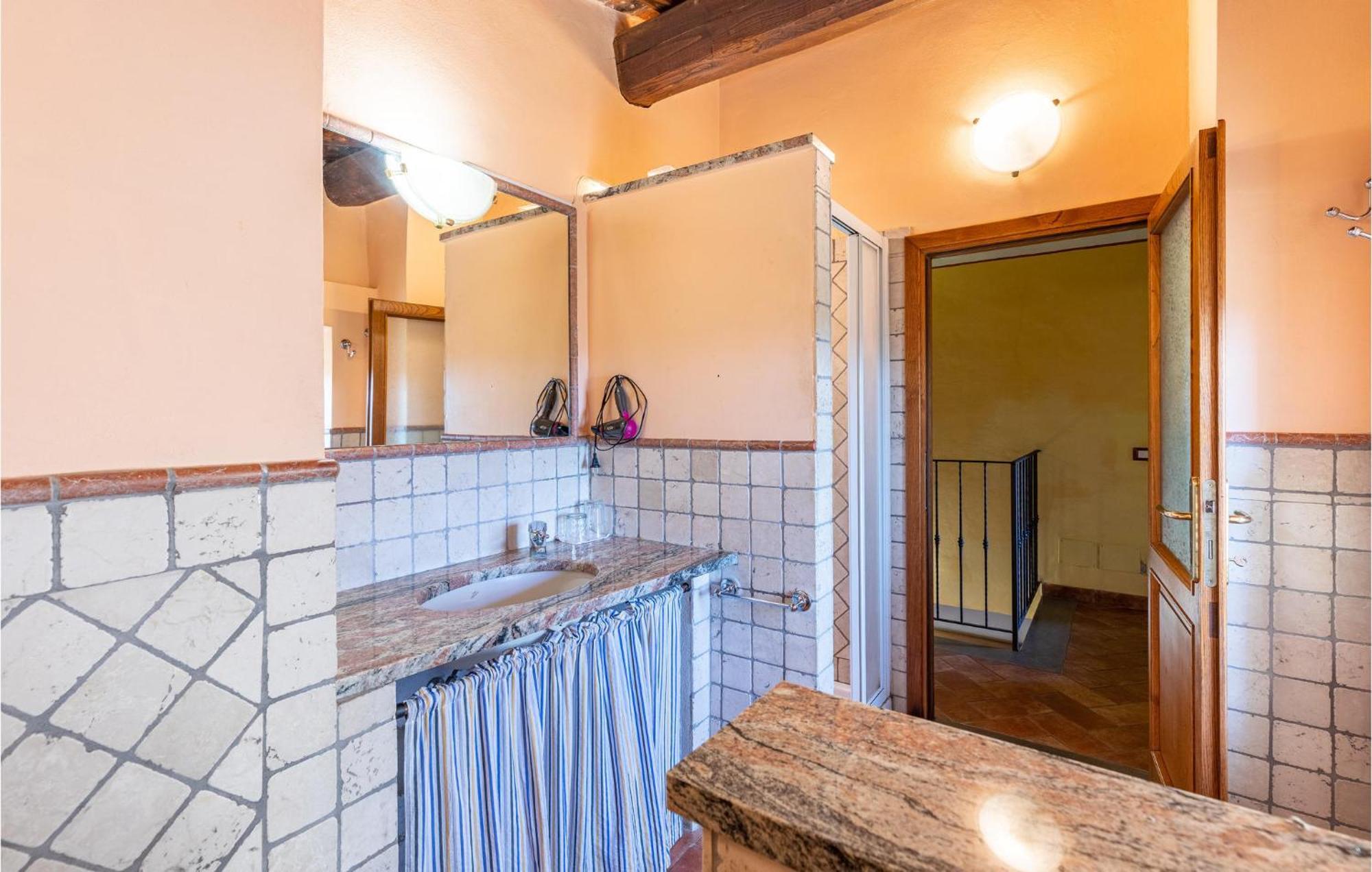 Awesome Home In Marliana With Kitchenette Екстериор снимка
