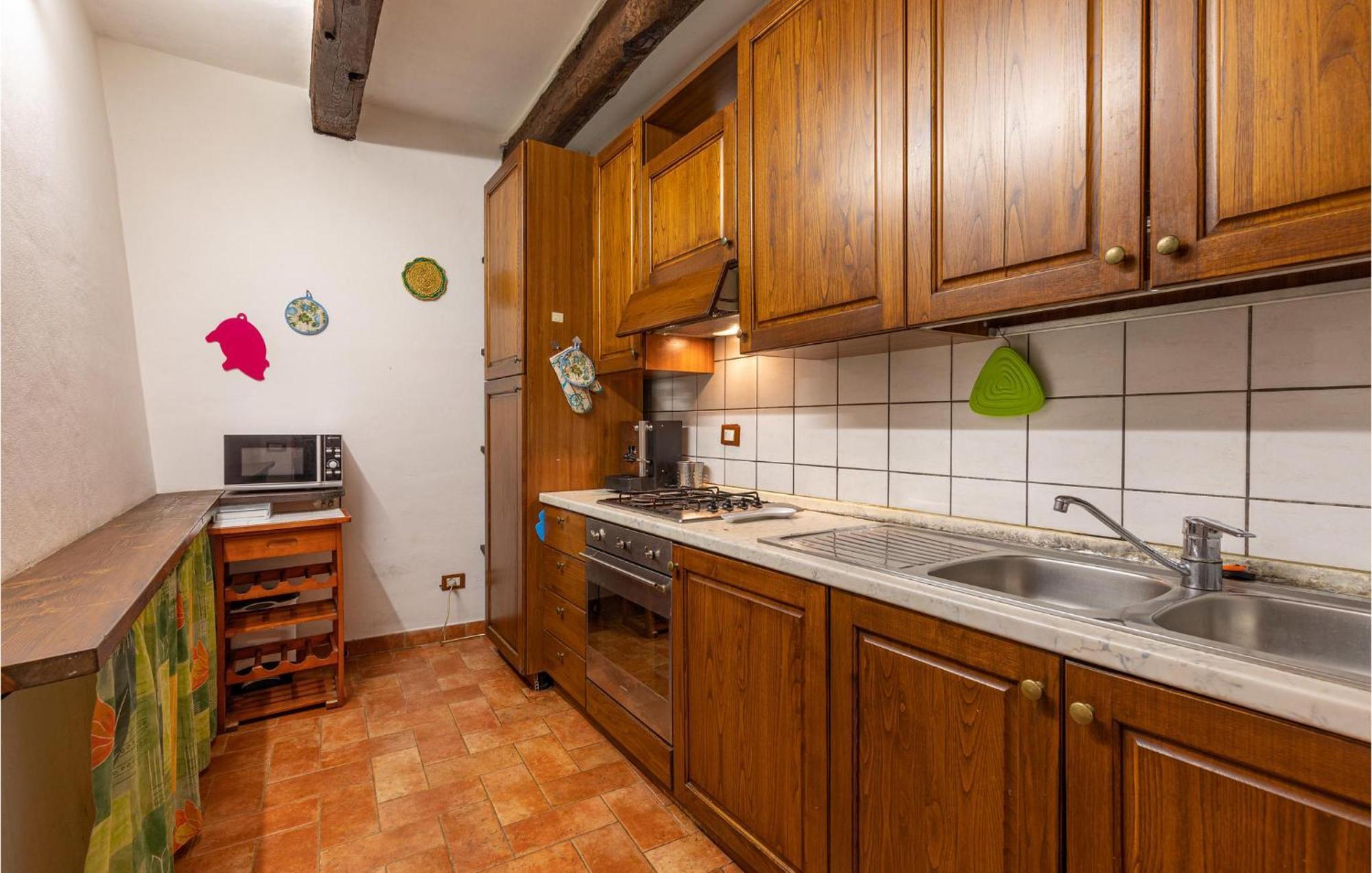 Awesome Home In Marliana With Kitchenette Екстериор снимка