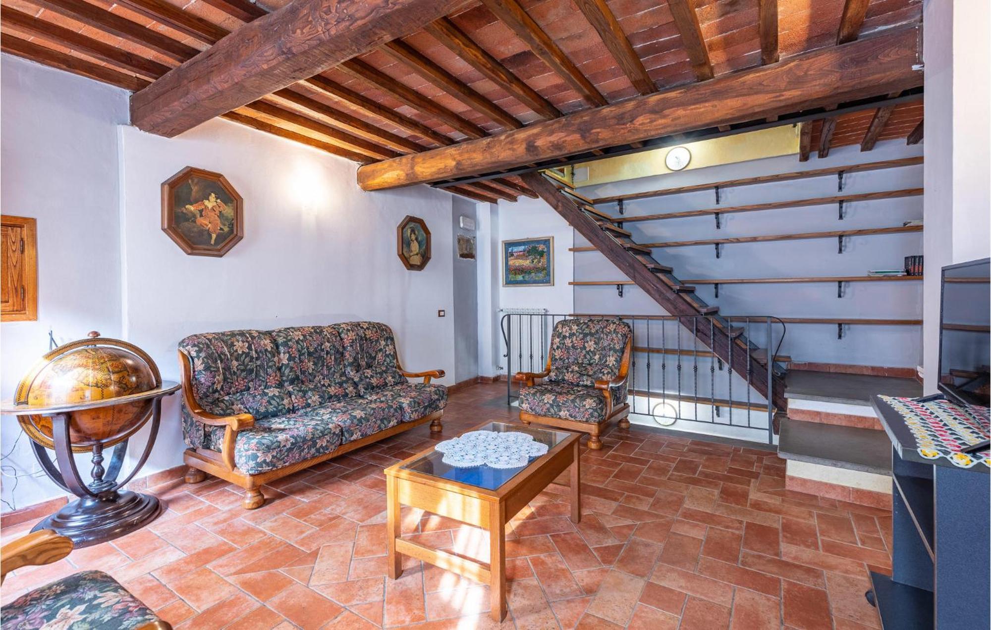 Awesome Home In Marliana With Kitchenette Екстериор снимка