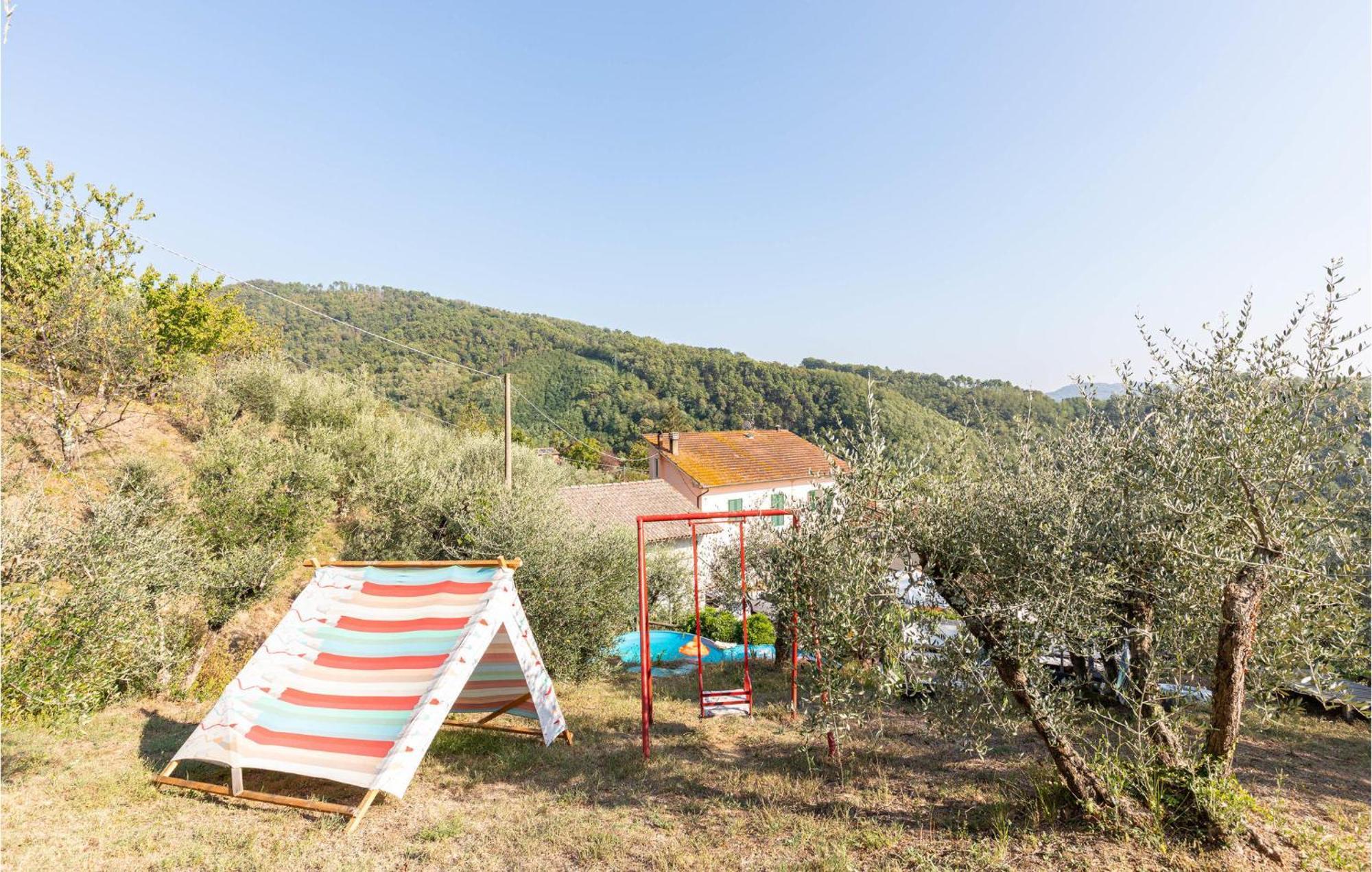 Awesome Home In Marliana With Kitchenette Екстериор снимка