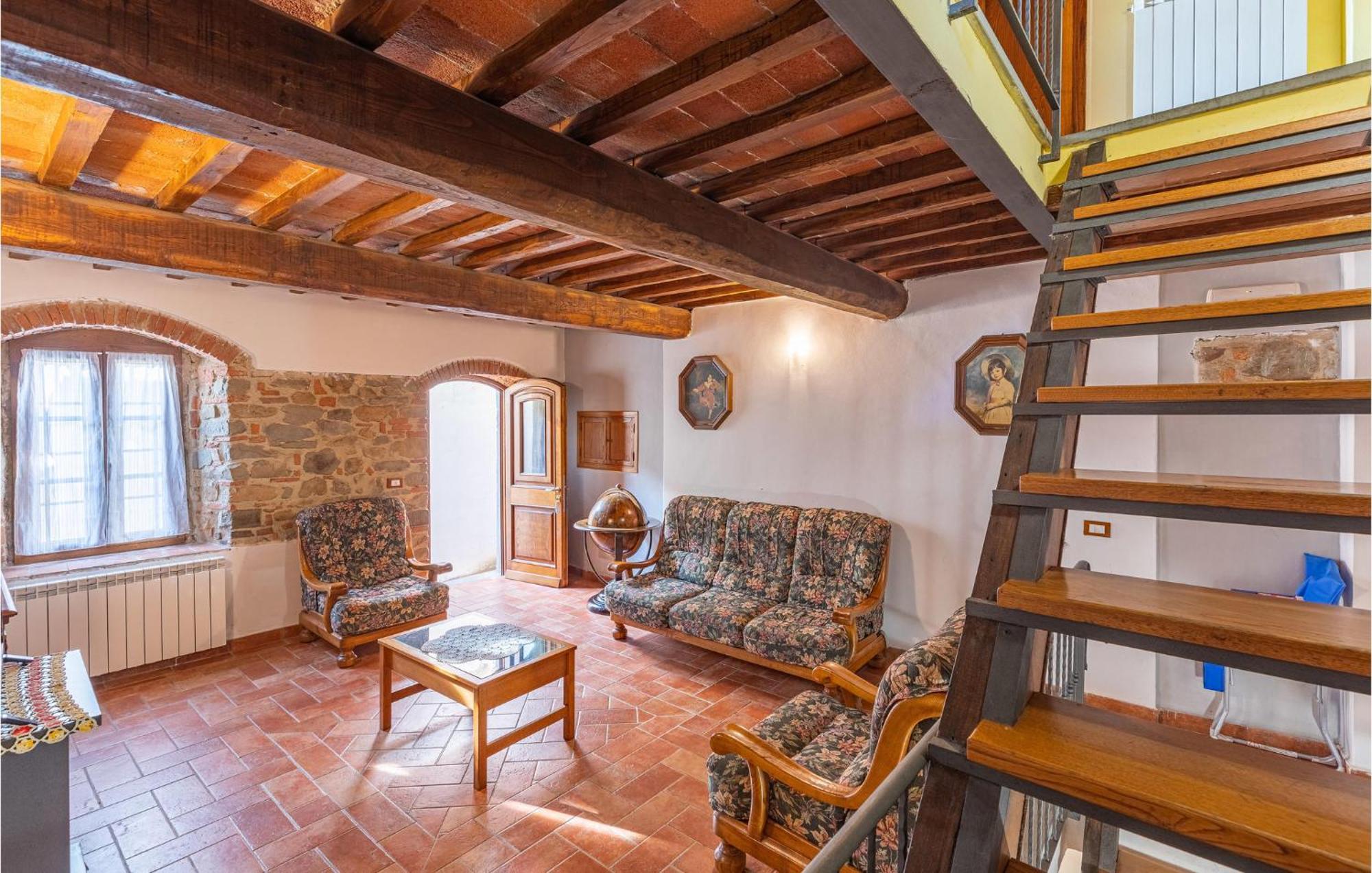 Awesome Home In Marliana With Kitchenette Екстериор снимка
